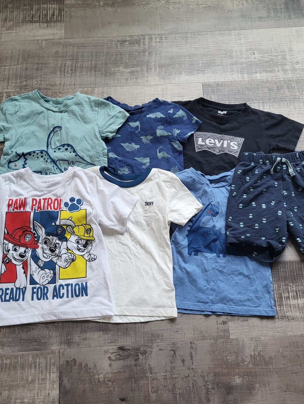 Toddler Boy TShirts Tops Bundle Set Size 4T Levis DKNY Shorts